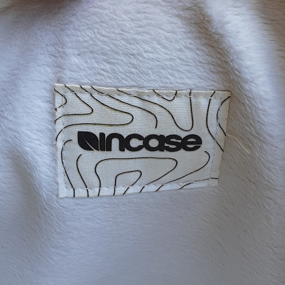 Incase Laptop case - Picture 5 of 5